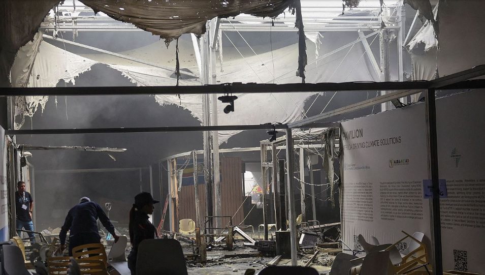 Un incendio obliga a desalojar la cumbre del clima de Brasil