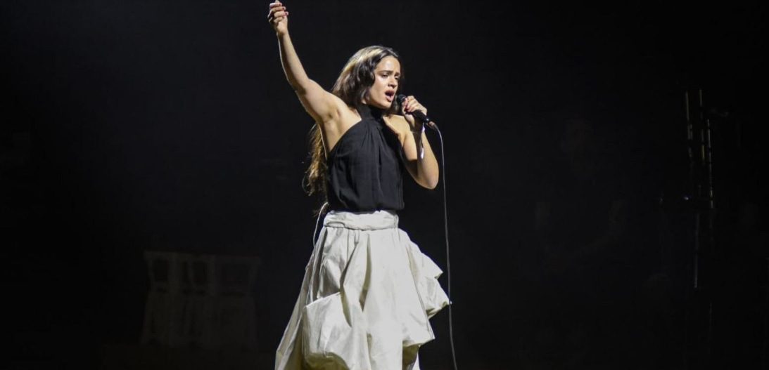 Rosalía aparece por sorpresa en el concierto por Palestina