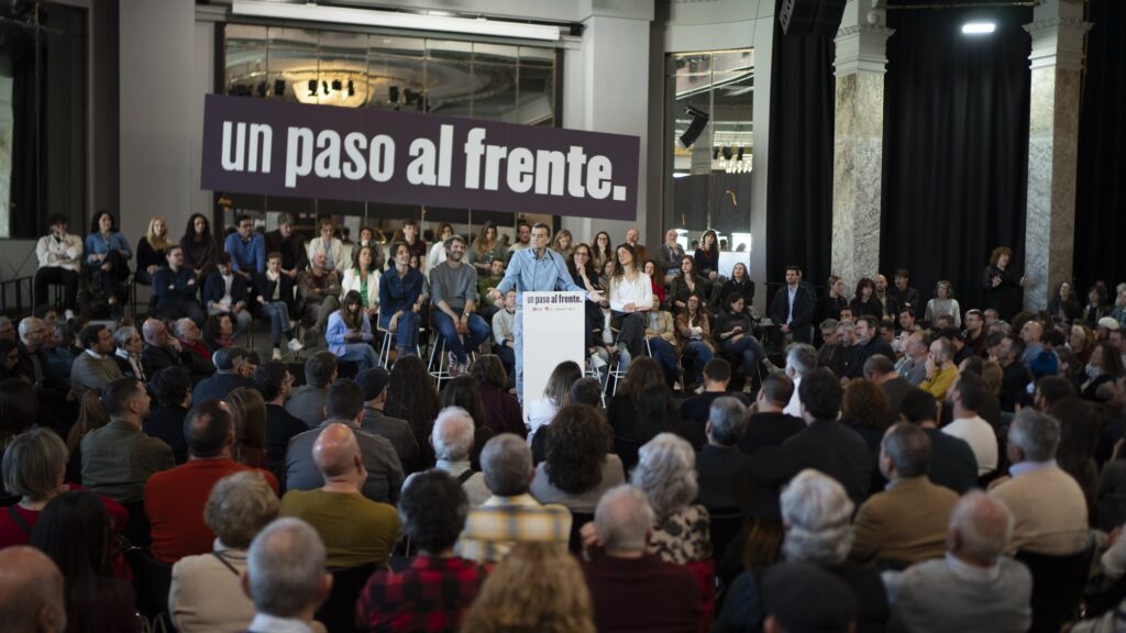 La izquierda da "Un paso al frente"