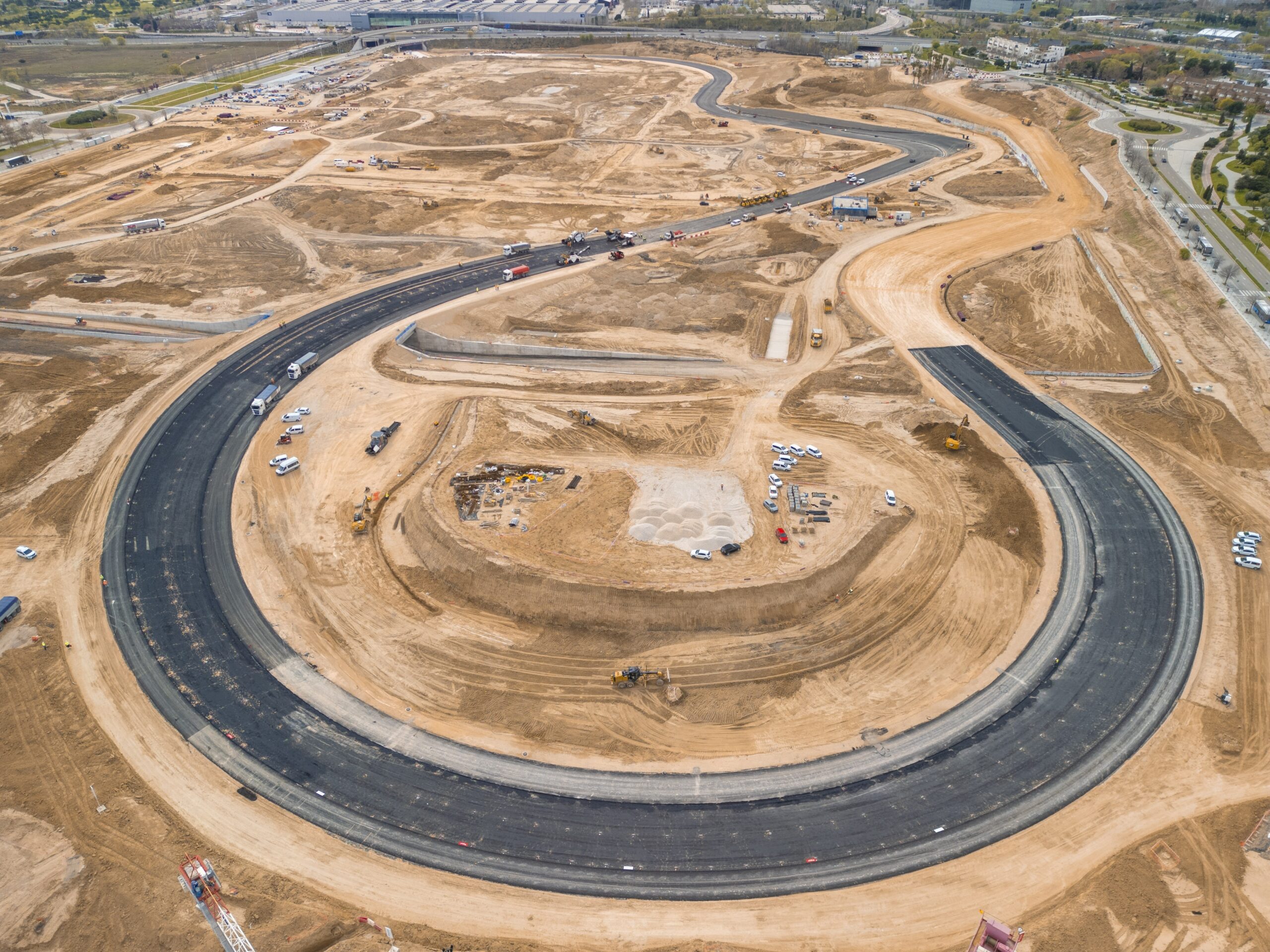 Madring asfalta 'La Monumental', su icónica curva peraltada para la Fórmula 1