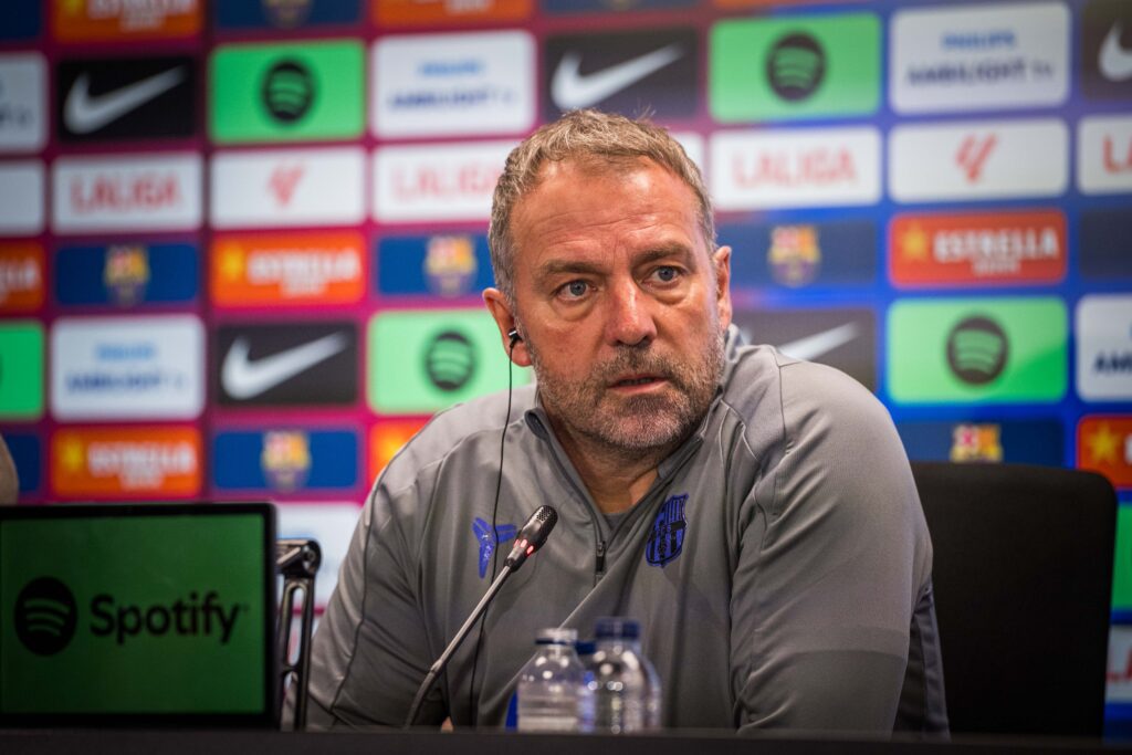 Flick pide a sus futbolistas que jueguen "con confianza"