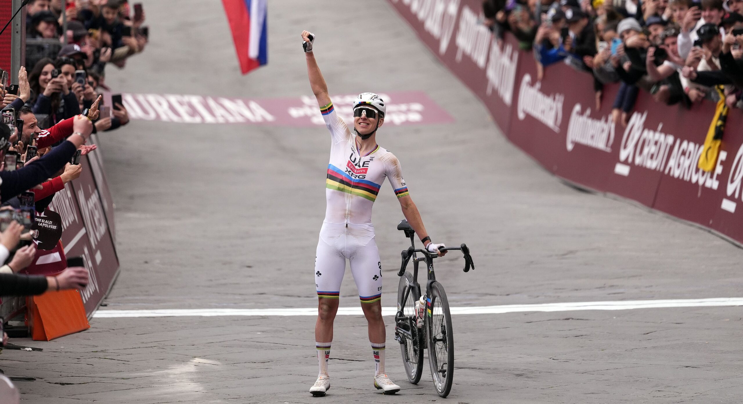 Pogačar castiga sin piedad a sus rivales, y consigue su cuarta Strade Bianche