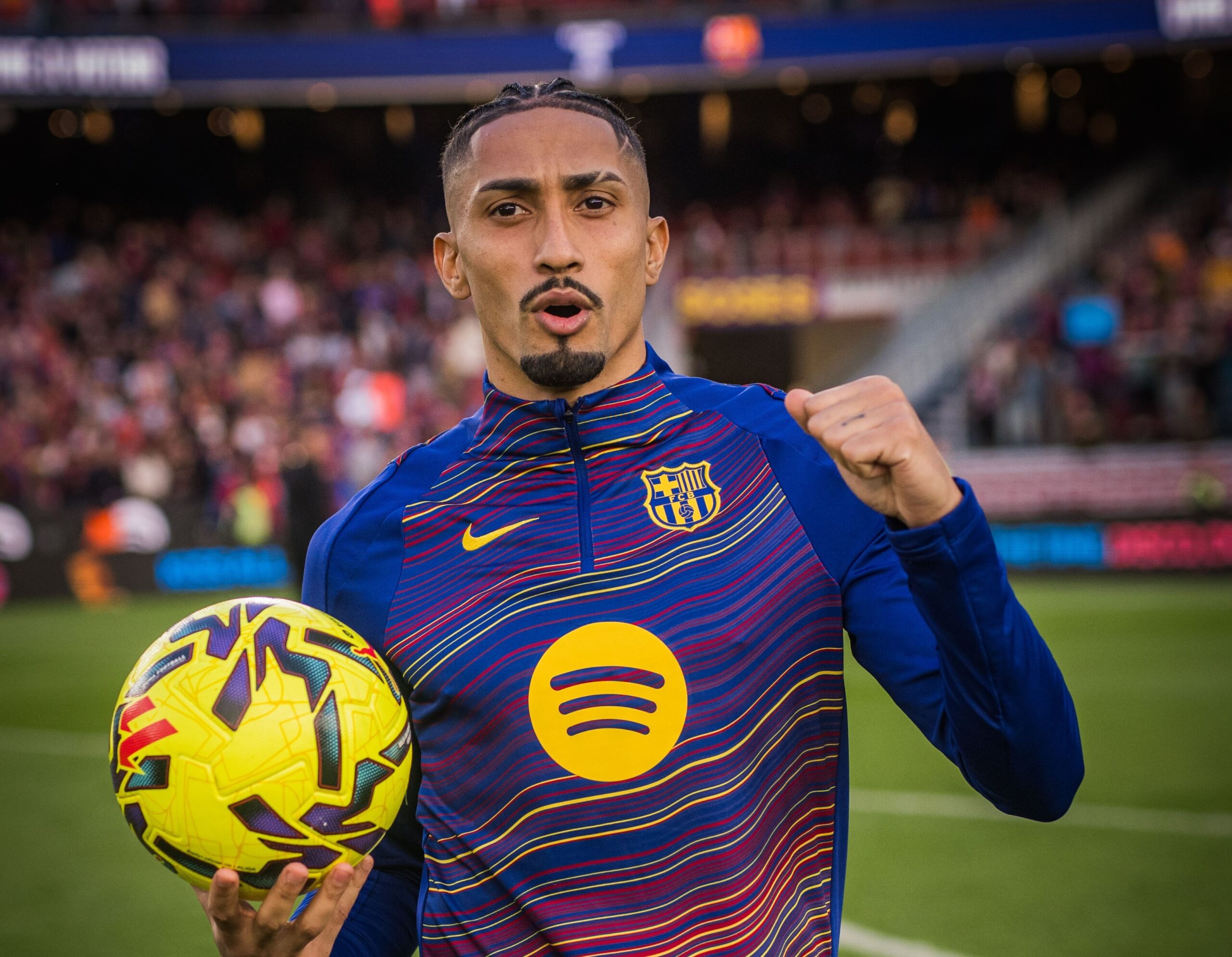 Raphinha lidera la fiesta del Barça ante el Sevilla